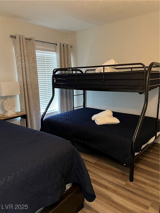 Building Photo - 3835 Chutney St