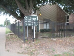 Building Photo - 5750 Phoenix Dr