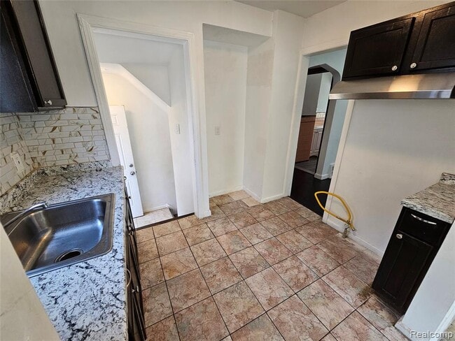 Building Photo - 7415 Artesian St