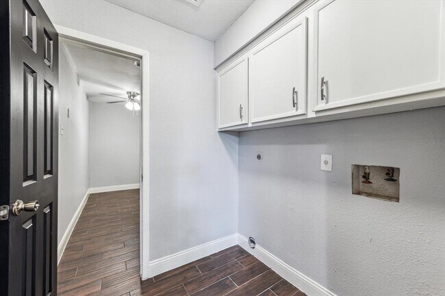 Building Photo - 5918 San Felipe St