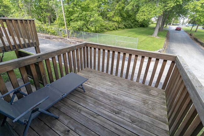 Building Photo - 105 N Garth Ave