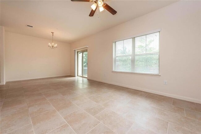 Building Photo - 1620 Bryant Dr