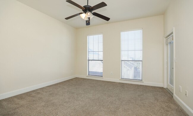 Building Photo - 2120 Kipling St