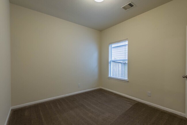 Building Photo - 17407 Blackstone Trails Dr