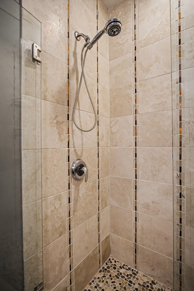 Building Photo - 261 S Limestone