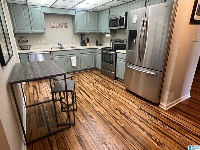 Building Photo - 1120 Beacon Pkwy W