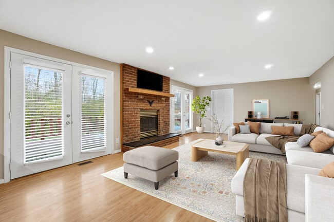 Building Photo - 2481 E Rahn Rd