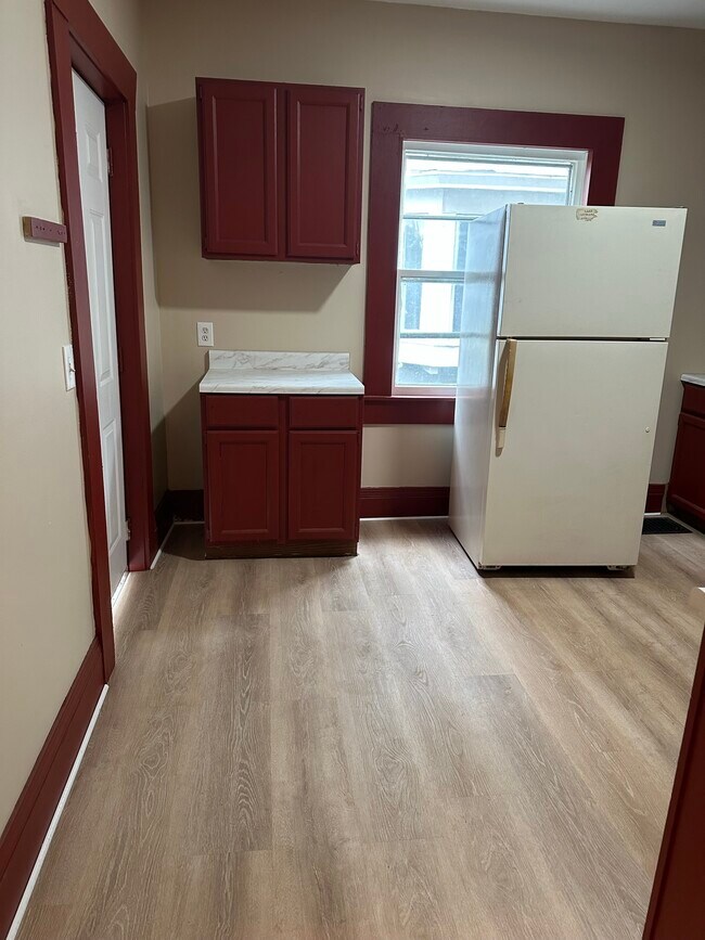 Building Photo - 297 Cedarwood Ter