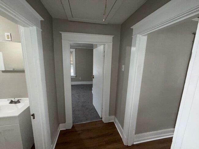 Building Photo - Cozy 2-Bed, 1-Bath Home with Great Location