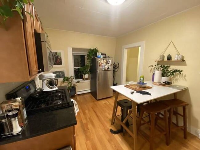 Building Photo - 12 Claremon St