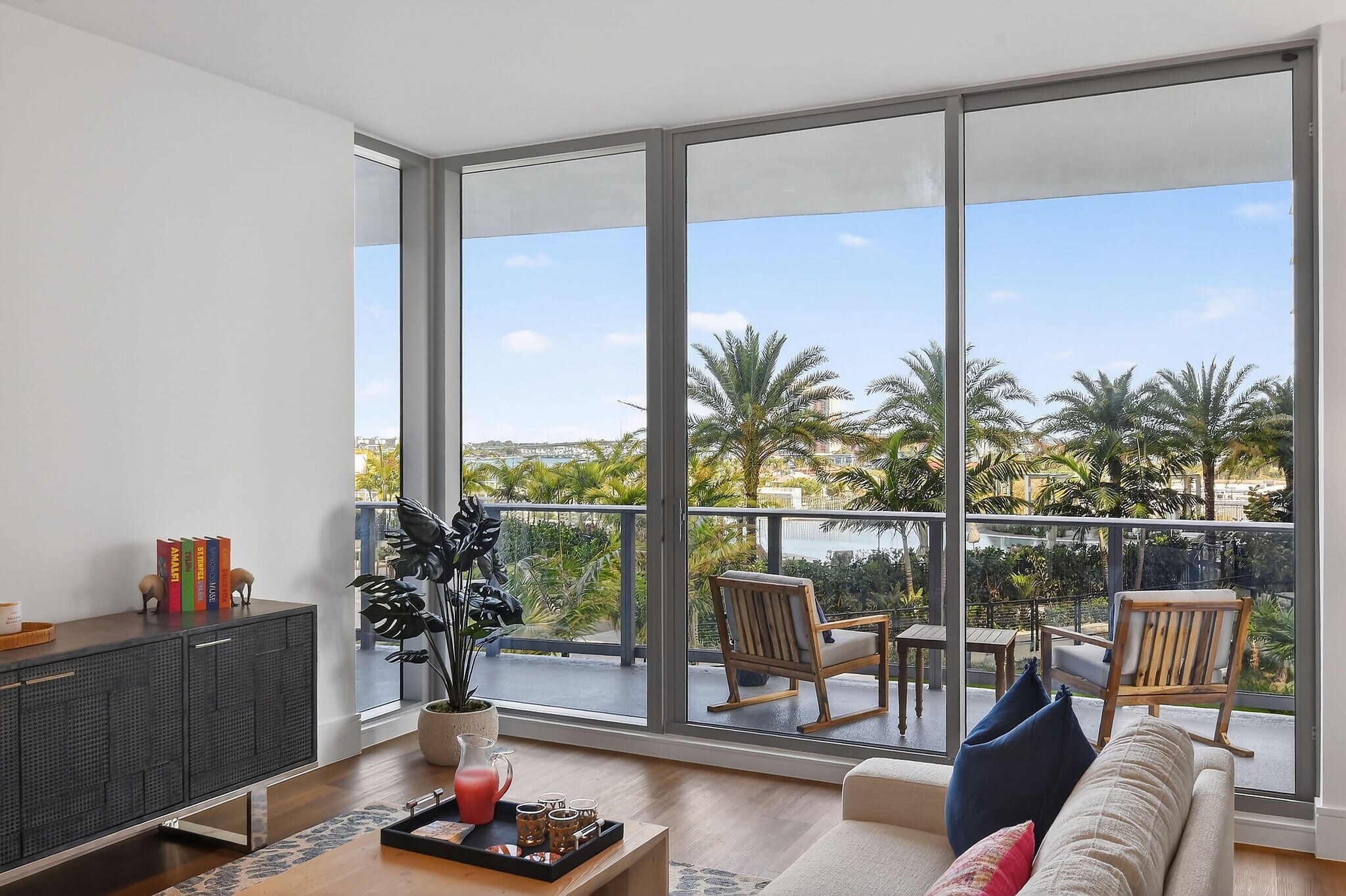 Beautiful garden view of the lower pool area 1 floor below - 220 Lake Shore Dr