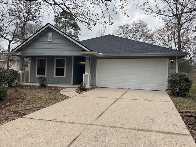 Building Photo - 10 Druids Glen Pl