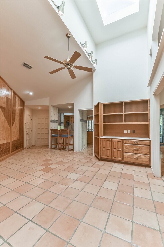 Building Photo - 1 Cadena Ct