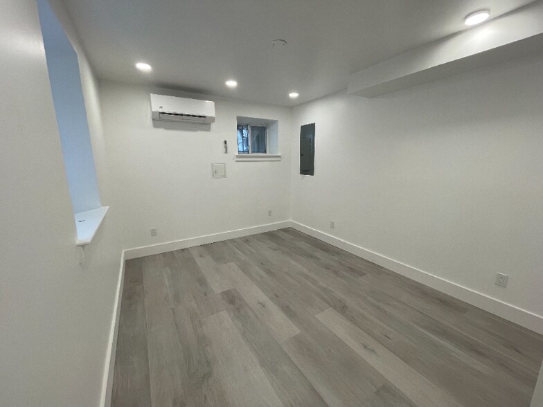 Building Photo - 3025 11th St NW