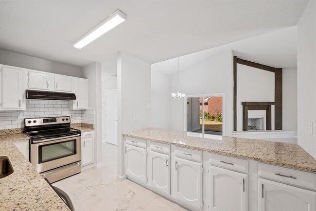 Building Photo - 2215 Overbrook Dr