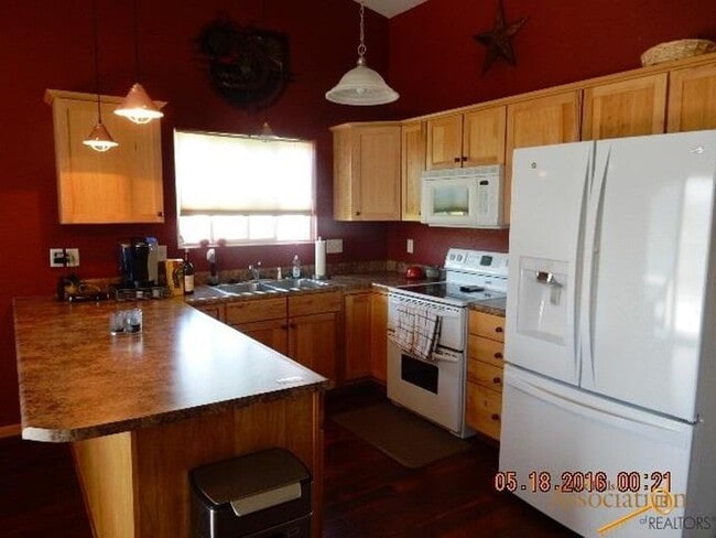 Building Photo - SPACIOUS | 3 BEDROOM | TOWNHOME | LOCATED IN AUBURN HILLS