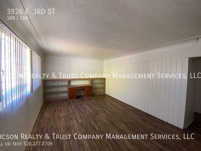 Building Photo - 3926 E 3rd St