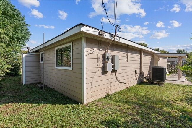 Building Photo - 10613 Chadwick St