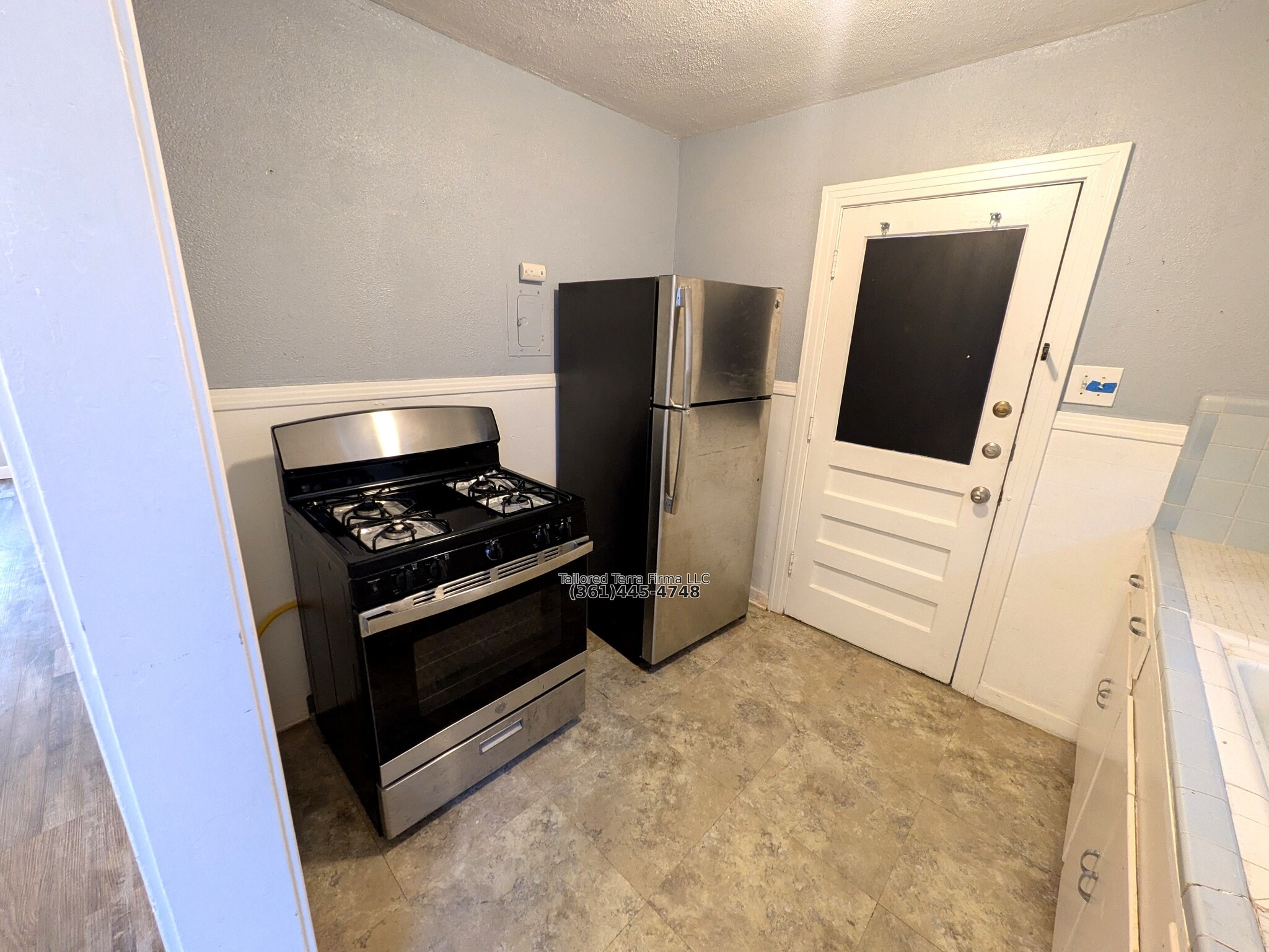 Building Photo - 2702 Swantner St