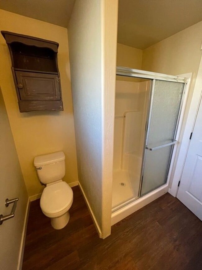 Building Photo - Nice 1 Bedroom 1 Bath Located in the Frien...