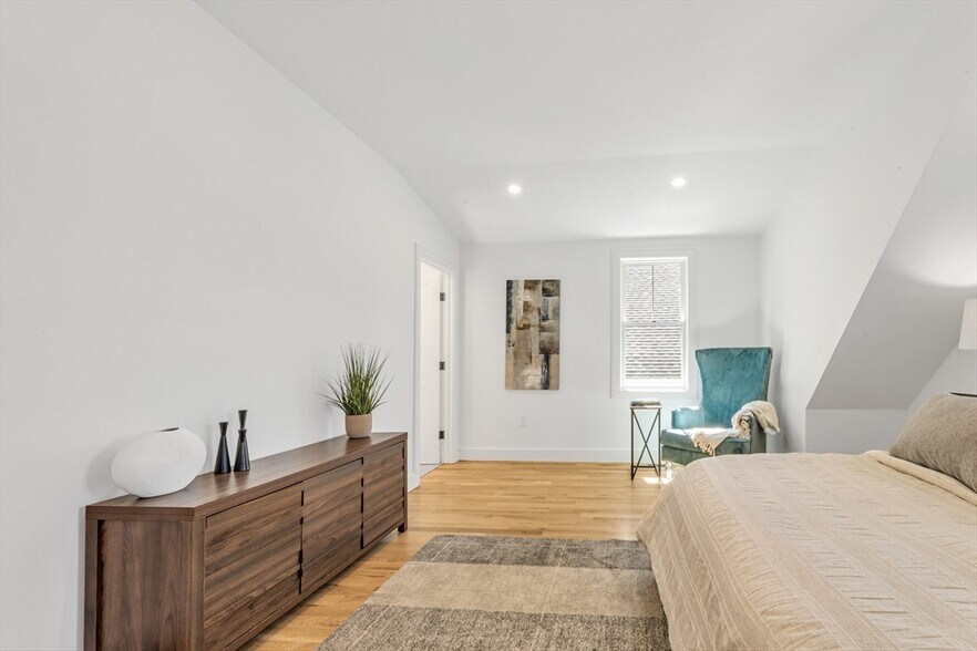 Building Photo - 142 Birch St