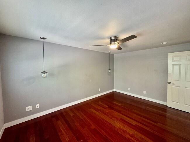 Building Photo - 15054 SE Fairwood Blvd