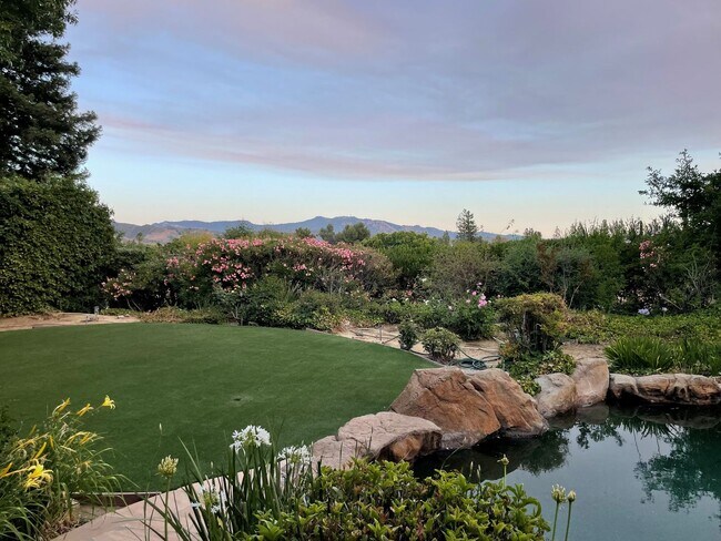 Building Photo - Calabasas 4BR w/pool + spa, views, solar panels + ALL appliances!