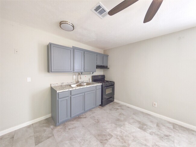 Building Photo - 4919 Connorvale Rd