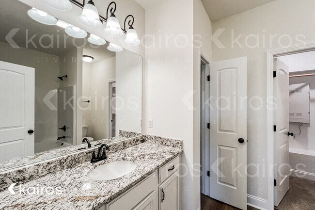 Building Photo - 21150 Chardonnay Dr