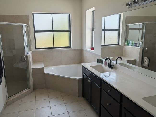 Building Photo - 24875 SW 117th Ct