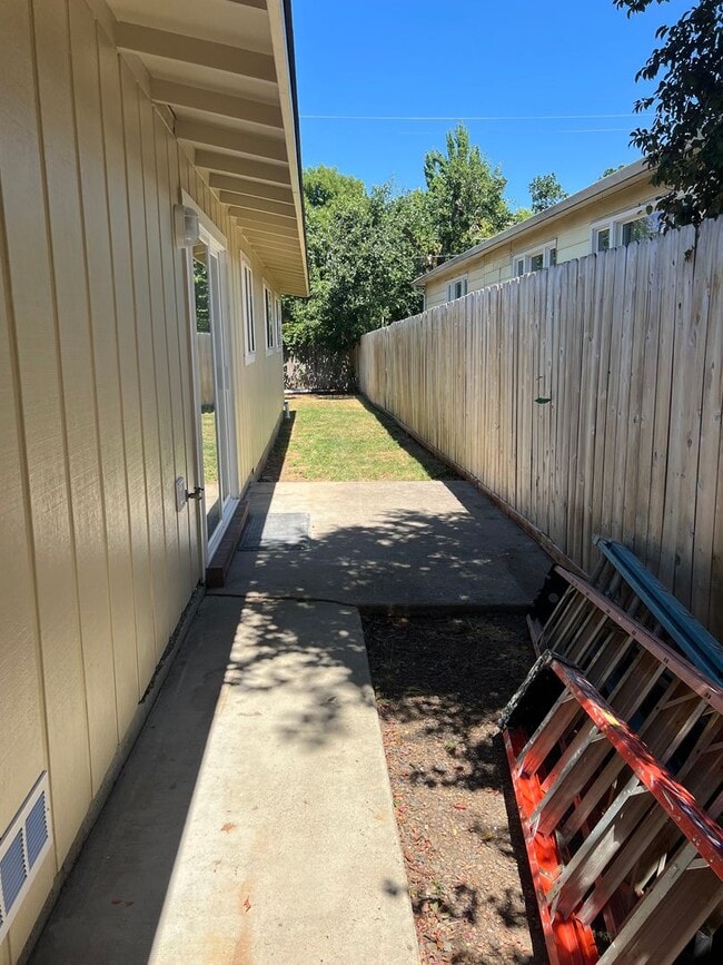 Building Photo - 1214 Withington St