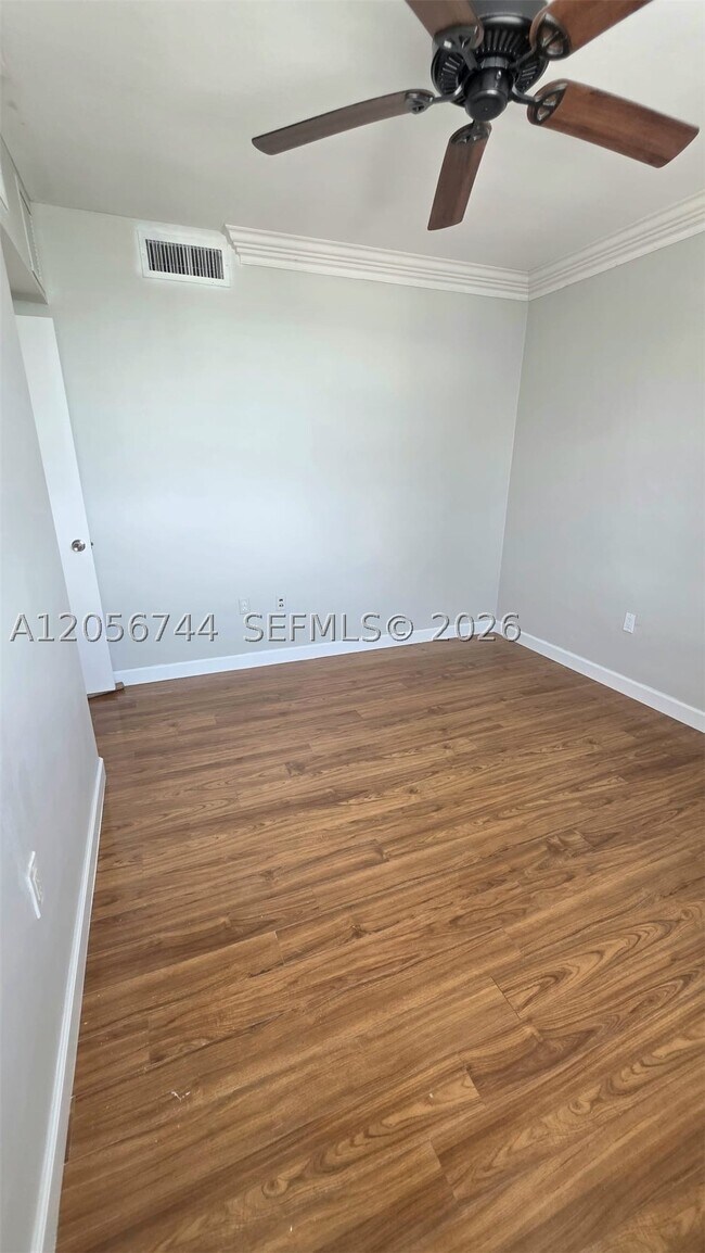 Building Photo - 5825 Collins Ave