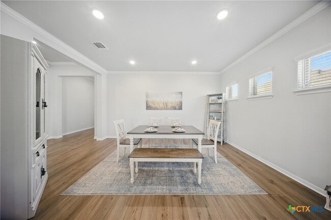 Building Photo - 711 Saddlehorn Dr