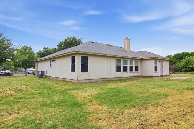 Building Photo - 120 Mule Deer Ct