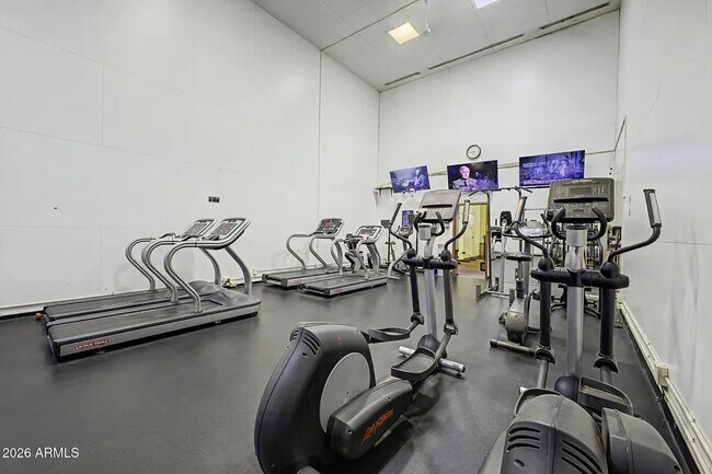 Community Amenities - 1633 E Lakeside Dr