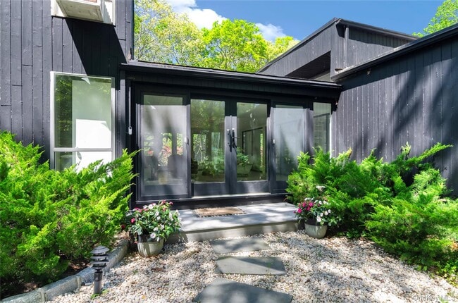 Building Photo - 24 N Quarter Rd