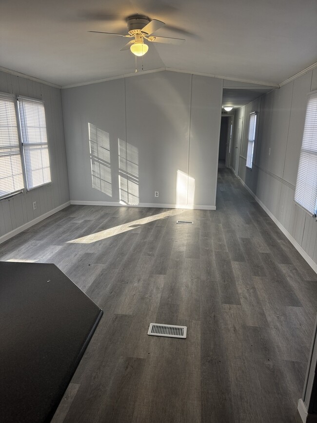 Building Photo - 518 Daugherty Rd