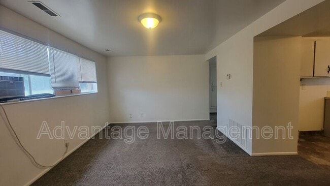 Building Photo - 364 E 1550 S St