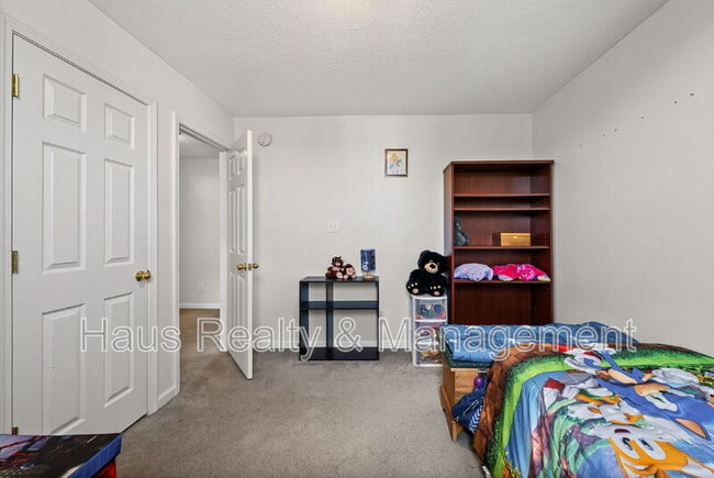 Building Photo - 674 Superior Ln