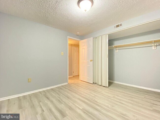 Building Photo - 751 Heather Ridge Dr