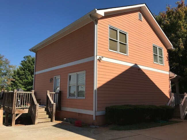 Building Photo - PRE-LEASING FOR AUGUST 2026!