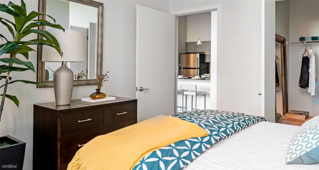 Building Photo - 503 Congress St