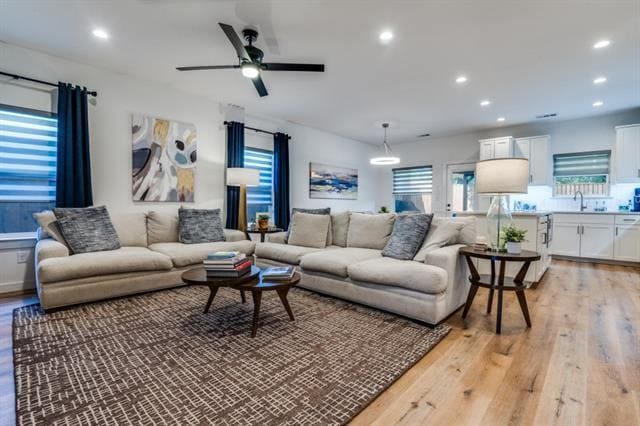 Building Photo - 1110 Claude St