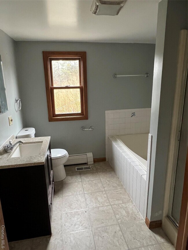 Building Photo - 804 Berkshire Rd