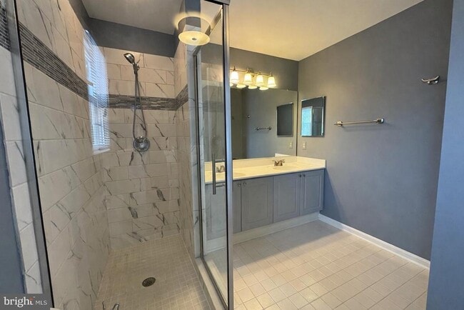 Building Photo - 15 Linden Hill Way SW