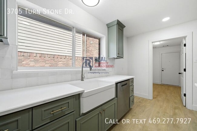 Building Photo - 3705 Turnstone Dr