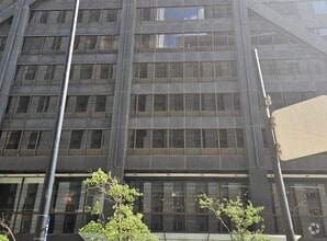 Building Photo - 175 E Delaware Pl