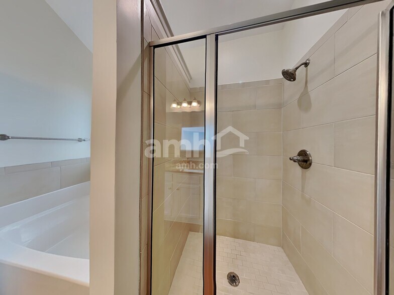 Building Photo - 304 San Anselmo St