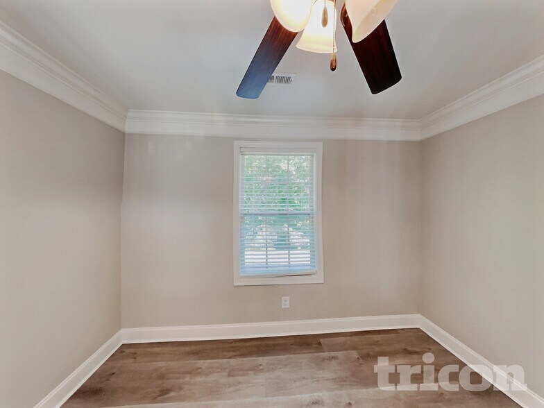 Building Photo - 646 Fox Hound Dr