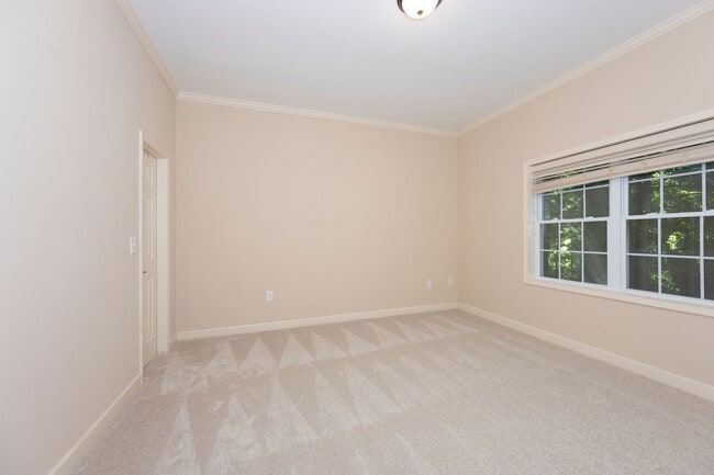 Building Photo - 130 Alpine Ct